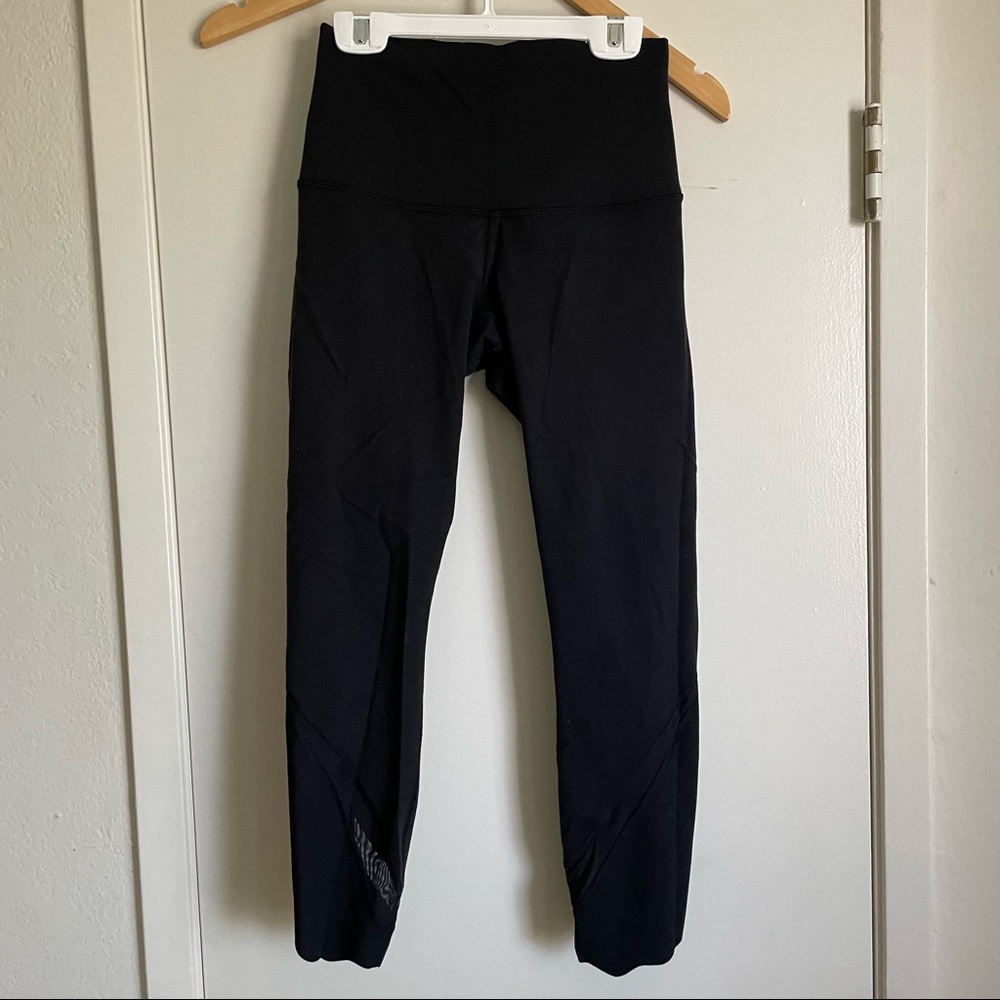 lululemon leggings with mesh and a cool cut
